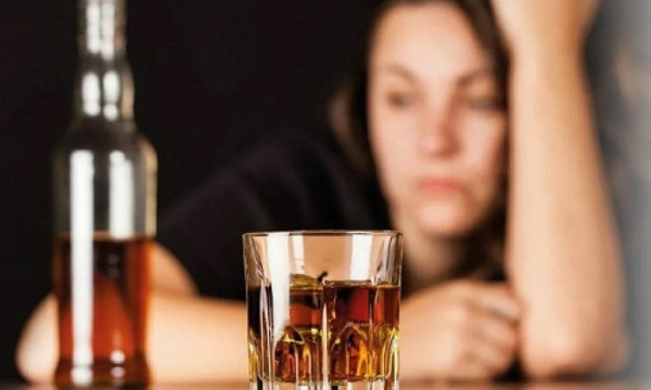 Врач рассказала о влиянии алкоголя на внешность