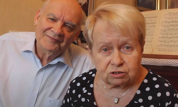 Медики не отходят ни на шаг: об убитой горем Пахмутовой пришли тревожные вести